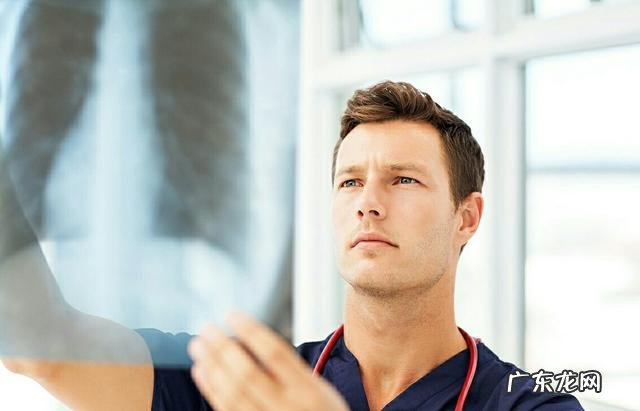 肺癌,在吃靶向药。为什么颈部有肿块,脸都越肿越大