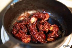 简单又好吃的卤排骨怎么做