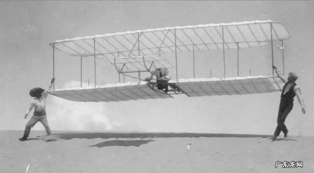 莱特兄弟发明飞机时间
