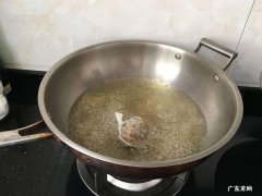 菜籽油怎么处理不溢锅