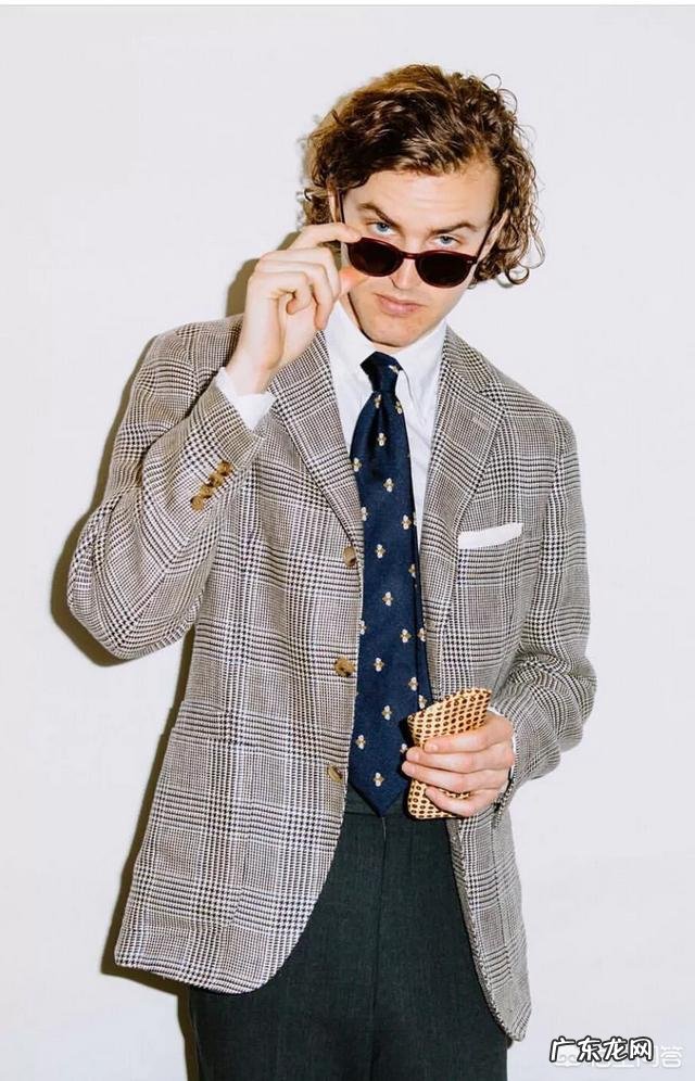 西装应该怎么搭配领带?