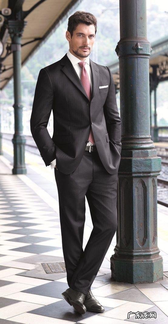 面试,黑色西装配什么领带?