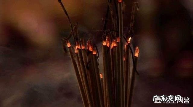 据说《国家宝藏》展出的葡萄花鸟纹银香囊是杨贵妃同款,为什么唐代时香囊这么流行,当时的香囊里都装着什么?