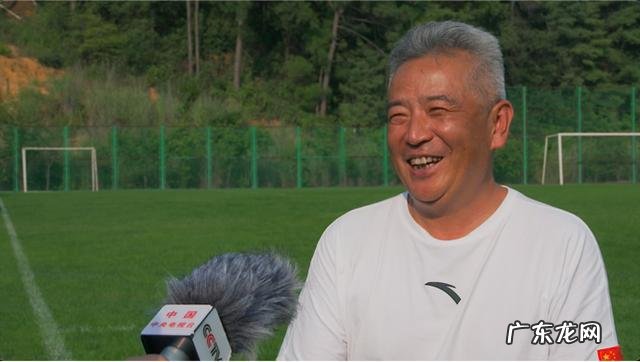 盲人如何踢足球比赛