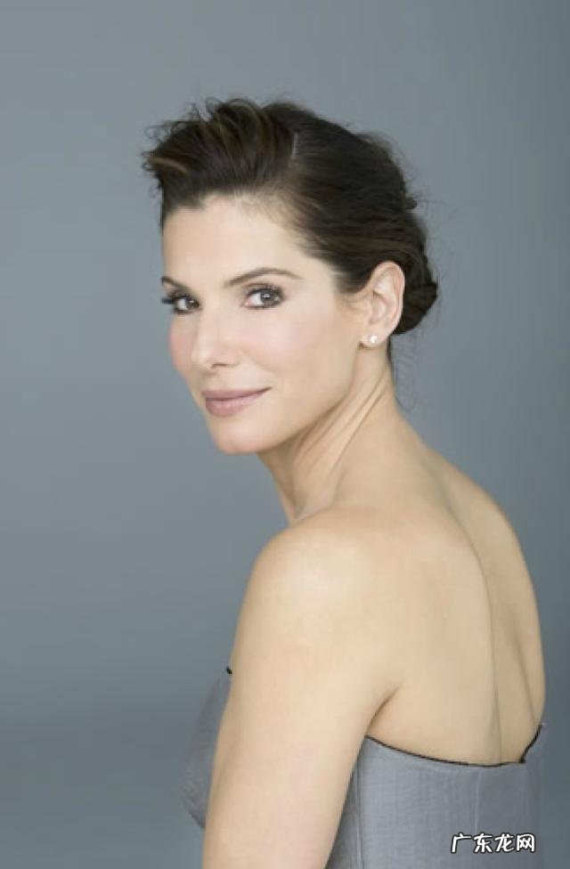 又一个超模隔空示好詹姆斯，为何老詹会如此受女明星欢迎