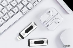 u盘插入电脑后闪退怎么处理