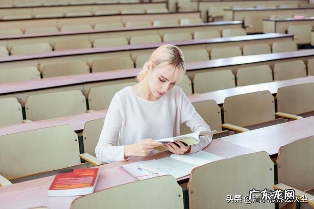 “读书”和“看书”有何区别？哪个的作用更大？