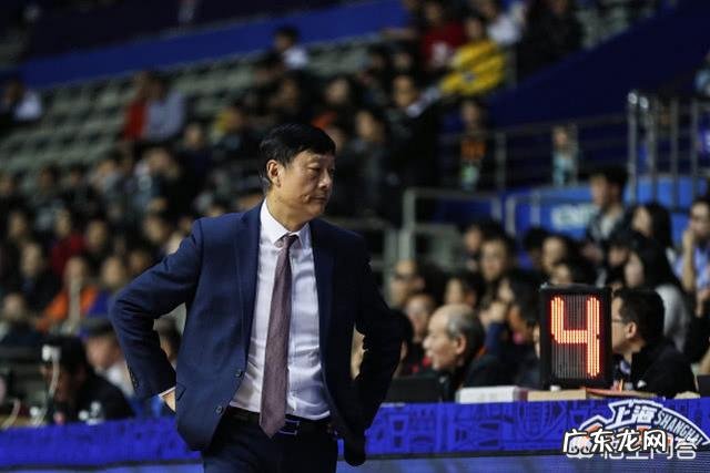 董瀚麟被李秋平换下后直接离场,这是为什么?