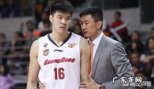 董瀚麟被李秋平换下后直接离场,这是为什么?