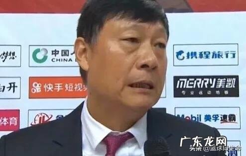 董瀚麟被李秋平换下后直接离场,这是为什么?