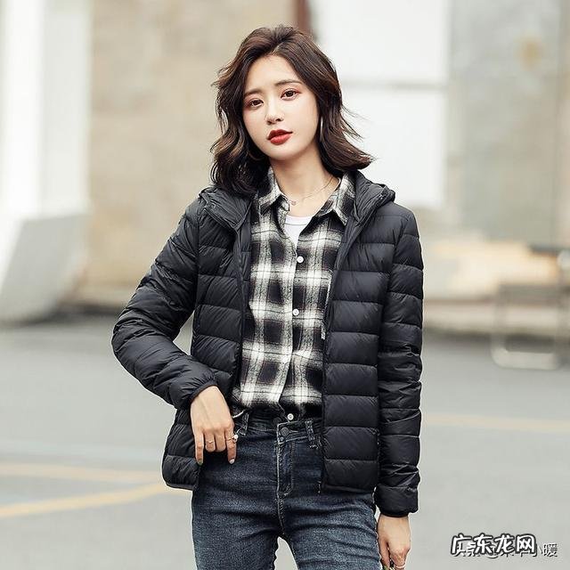 羽绒服薄的适合什么季节穿，怎么样