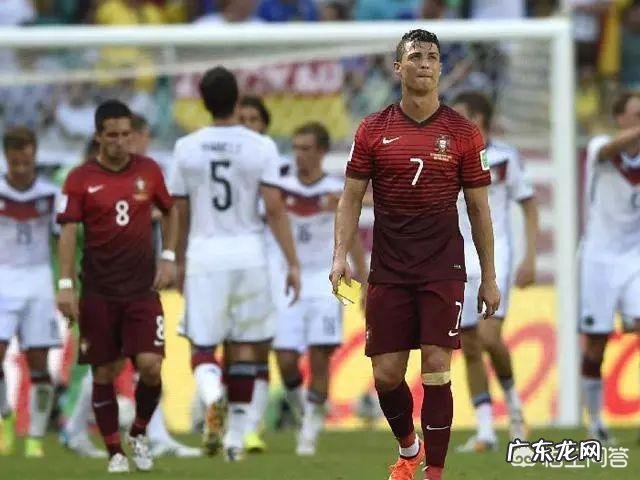 “绝代双骄”梅西、C罗在世界杯淘汰赛首轮双双战败出局,为什么会这样?