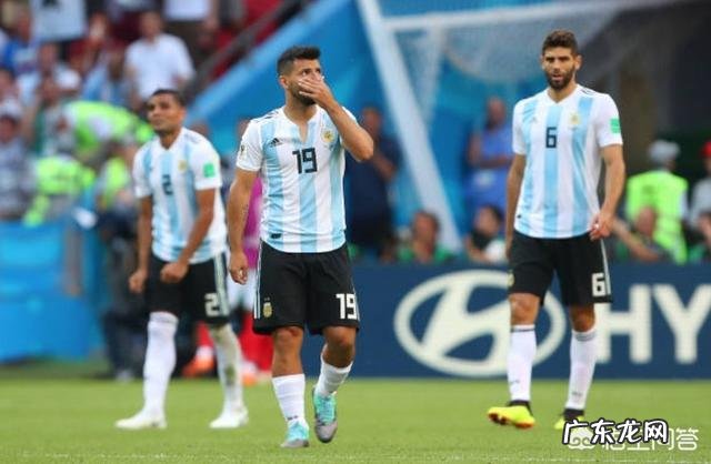 “绝代双骄”梅西、C罗在世界杯淘汰赛首轮双双战败出局,为什么会这样?