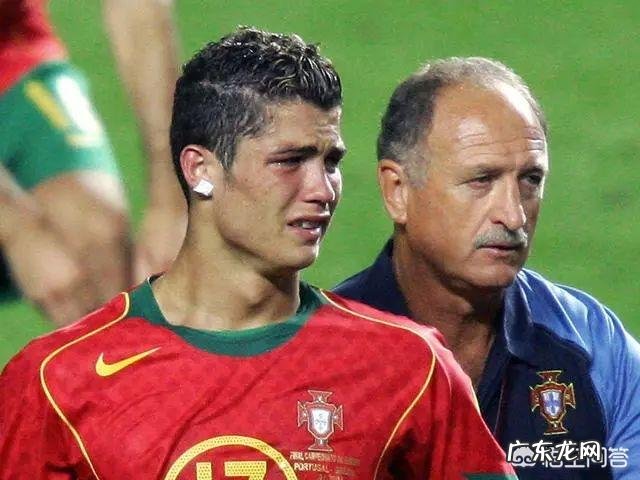 “绝代双骄”梅西、C罗在世界杯淘汰赛首轮双双战败出局,为什么会这样?