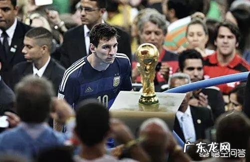 “绝代双骄”梅西、C罗在世界杯淘汰赛首轮双双战败出局,为什么会这样?