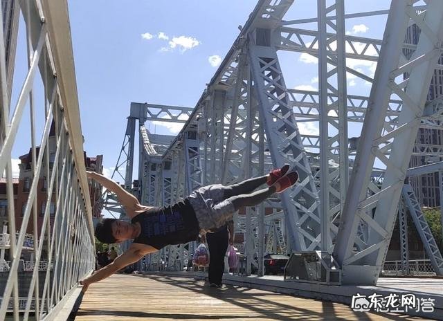 吊单杠卷腹对减去腹部脂肪和锻炼腹肌效果好吗？有哪些需要注意的问题？