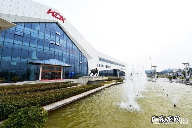 千亿白马股康得新被ST，它是如何跌落神坛的呢？