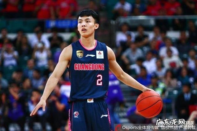 广东对阵广厦,为什么杜峰第一节就派上了之前垃圾时间才打的徐杰?有什么特殊计划吗?