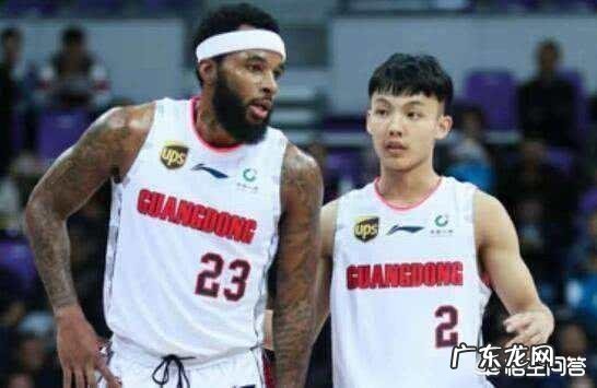 广东对阵广厦,为什么杜峰第一节就派上了之前垃圾时间才打的徐杰?有什么特殊计划吗?