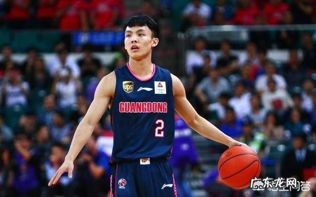 广东对阵广厦,为什么杜峰第一节就派上了之前垃圾时间才打的徐杰?有什么特殊计划吗?