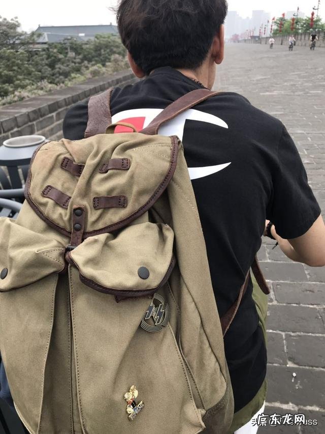 男士双肩包哪个牌子实惠好看?