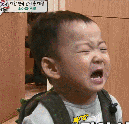 3岁小孩哭的时候,怎样哄他也不停,且总是说同一句话该怎么办?