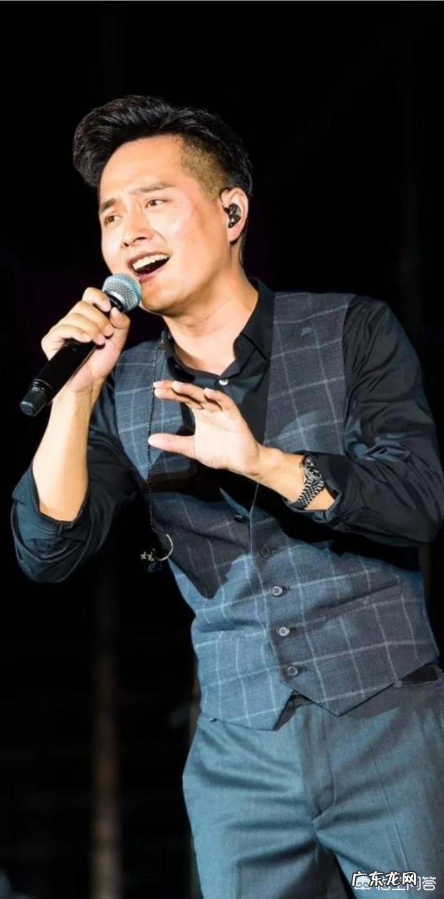 你们喜欢的歌手的成名曲都是哪一首?