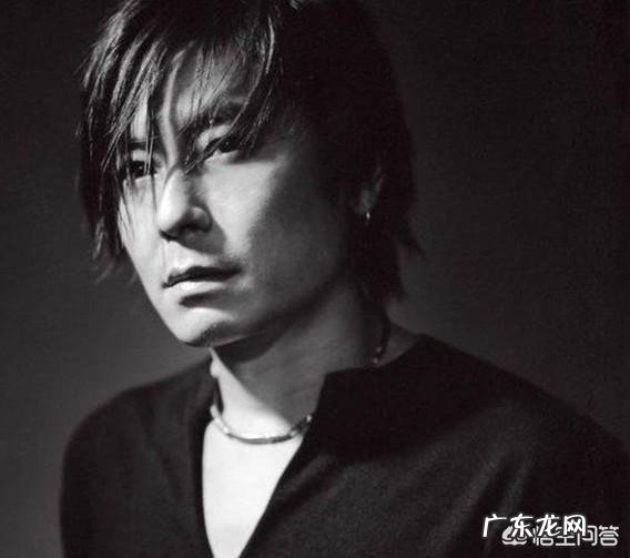 你们喜欢的歌手的成名曲都是哪一首?