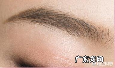 面试时,怎样的妆容最合适?