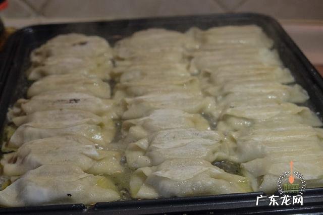 锅贴是怎么做的？哪种口味的最好吃？