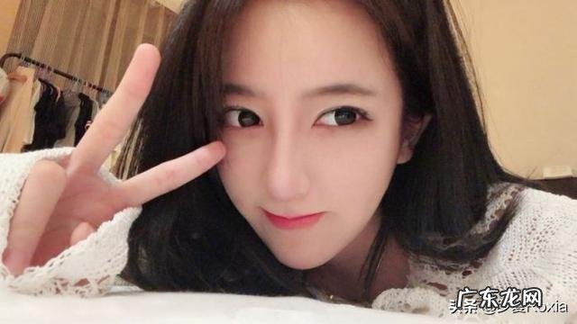 斗鱼呆妹儿挑战超管底线,走性感路线引热议,惨遭观众嘲笑身材,你怎么看?