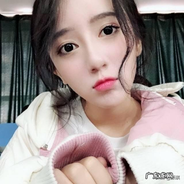 斗鱼呆妹儿挑战超管底线,走性感路线引热议,惨遭观众嘲笑身材,你怎么看?