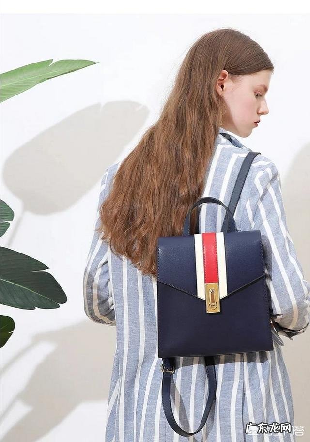 展现女性魅力,女生包包怎样挑显得知性?
