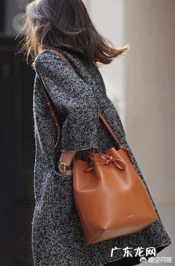 展现女性魅力,女生包包怎样挑显得知性?