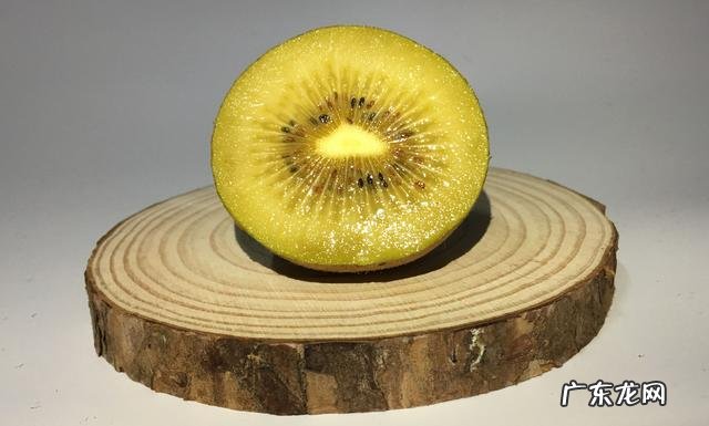 奇异果和猕猴桃是同一种水果吗?如果不是,两者又有何区别?