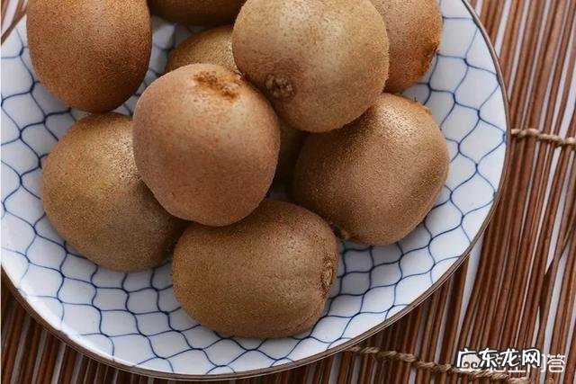 奇异果和猕猴桃是同一种水果吗?如果不是,两者又有何区别?