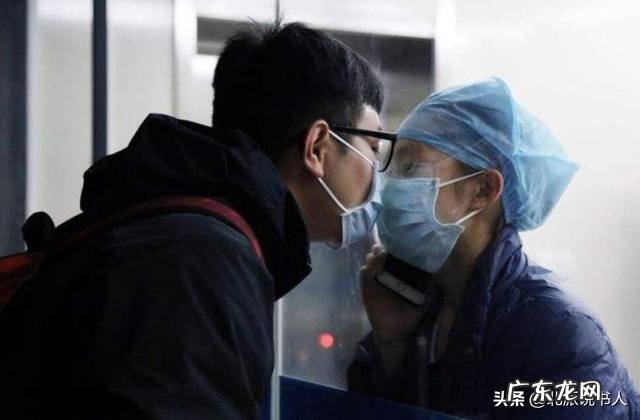 一天新增15000例,是疫情严重了还是确诊完了?