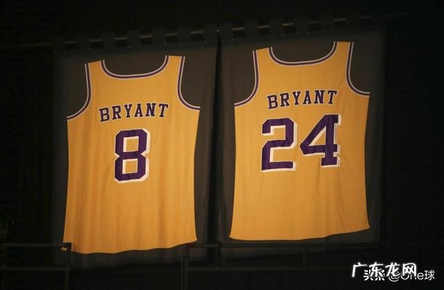 为什么科比的球衣从8号,换到24号,24号意味着什么?