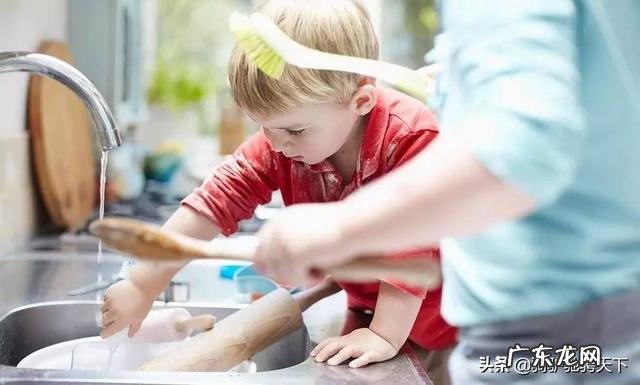 调皮爱动的男孩从小怎么教育？