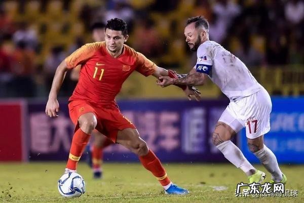 为什么埃克森在恒大时，国内球员众星拱月，而在国家队却孤立无援呢？