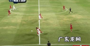 为什么埃克森在恒大时，国内球员众星拱月，而在国家队却孤立无援呢？