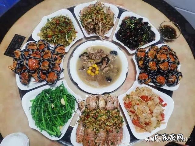 一家人在一起过年,一般要准备什么标准的年夜饭才合适?
