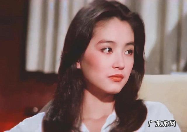 他信香港嫁女,泰国公主等数百名流出席,意味着什么