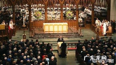 如何看待布什家族拒绝特朗普在老布什葬礼上演讲?