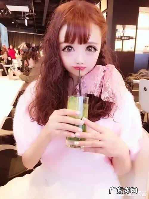 日本动漫的大眼睛、尖尖脸画风并不符合现实的人体结构,为什么不会产生违和感,反而还会觉得很漂亮呢?