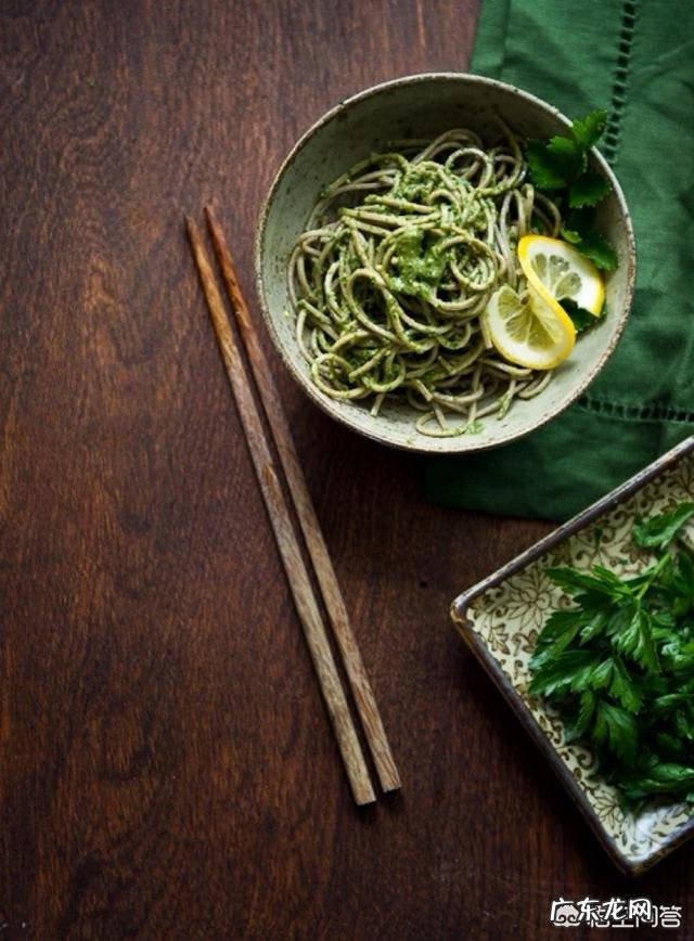 大学生吃全素影响交友吗？如何坚持吃素又能交友？