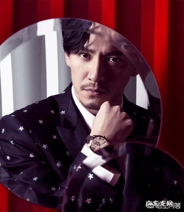 男生的衬衫怎么穿最有禁欲系老干部的感觉?