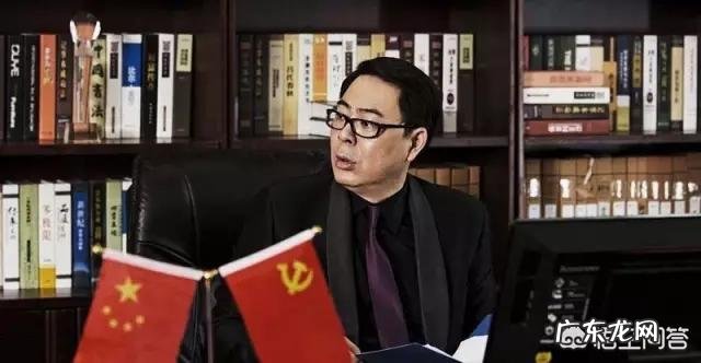 男生的衬衫怎么穿最有禁欲系老干部的感觉?