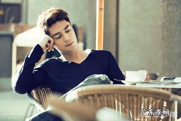 男生的衬衫怎么穿最有禁欲系老干部的感觉?