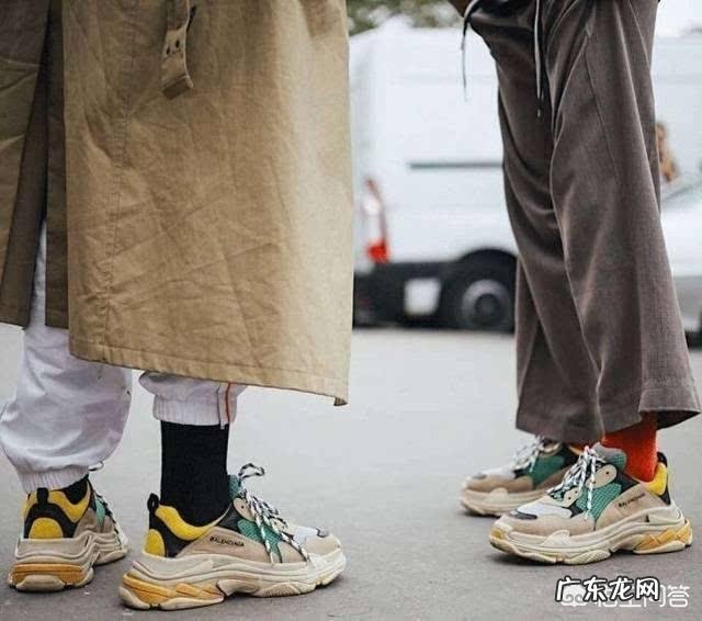 穿大衣跟阔腿裤应该搭什么鞋子?